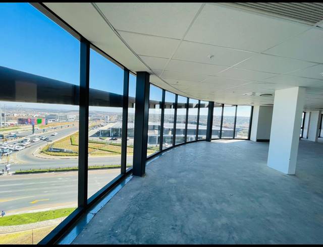 581M² OFFICE TO LET IN VORNA VALLEY
